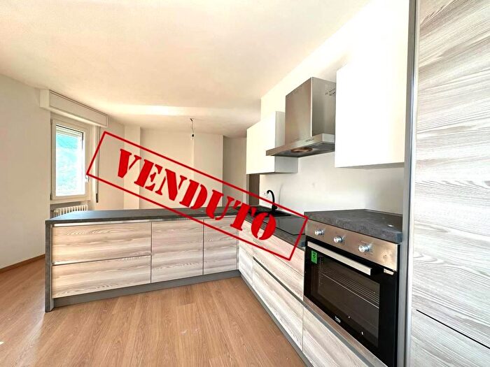 Appartamento quadrilocale in vendita in Via Mario del Grosso, Chiavenna