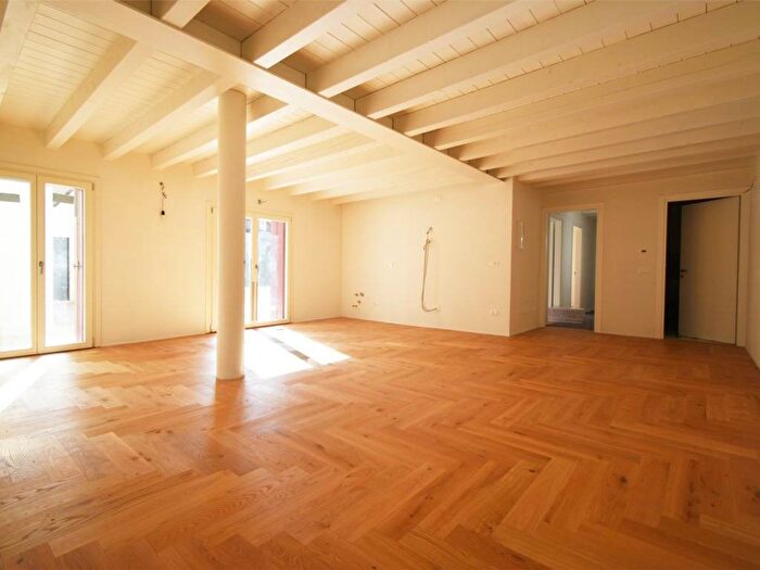 Appartamento quadrilocale in affitto in Via Leonardo Murialdo, Montecchio Maggiore Alte Ceccato, Montecchio Maggiore