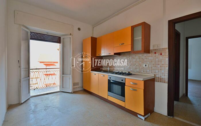 Appartamento con 5 locali in vendita in Via Enrico Cialdini, Osimo