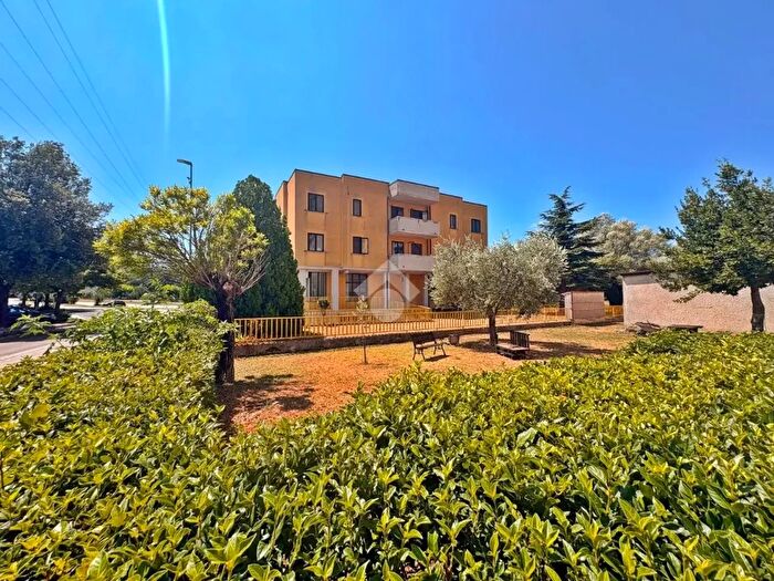 Appartamento con 5 locali in vendita in Via Salvo d'Acquisto, Gualdo Tadino