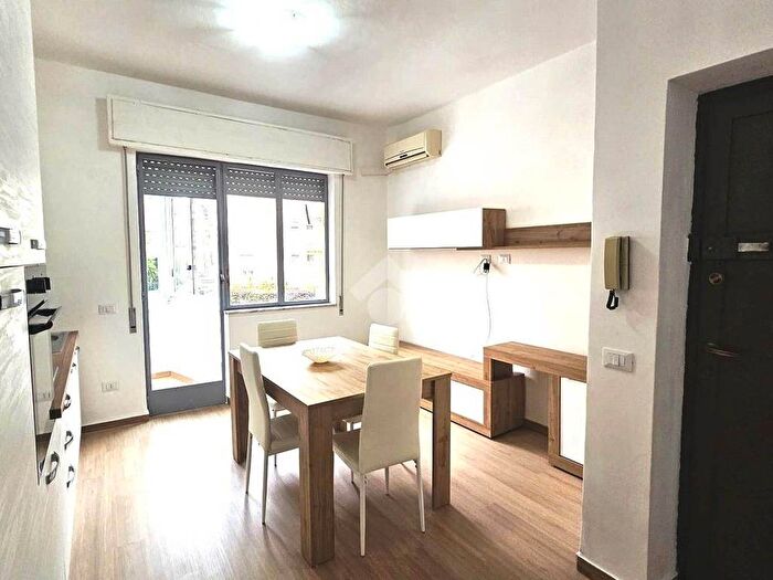 Appartamento trilocale in affitto in Via Gustavo Roccella, Montegrappa, Palermo