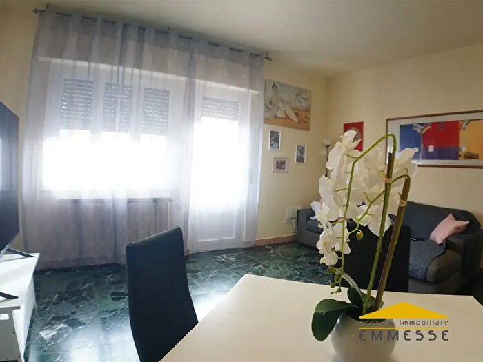 Appartamento quadrilocale in vendita in Montignoso