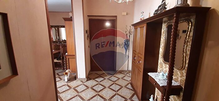 Appartamento con 5 locali in vendita in Via Filippo De Lignamine, Palermo