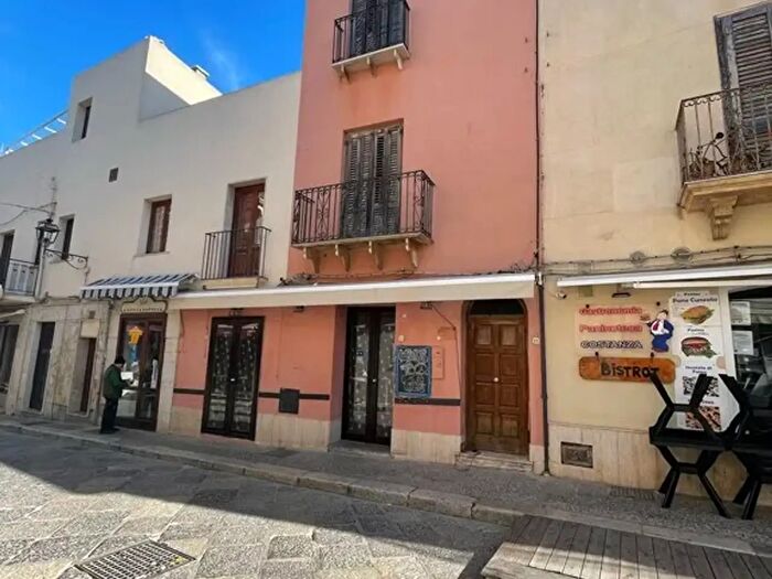 Appartamento con 6 locali in vendita in Via Roma, Favignana
