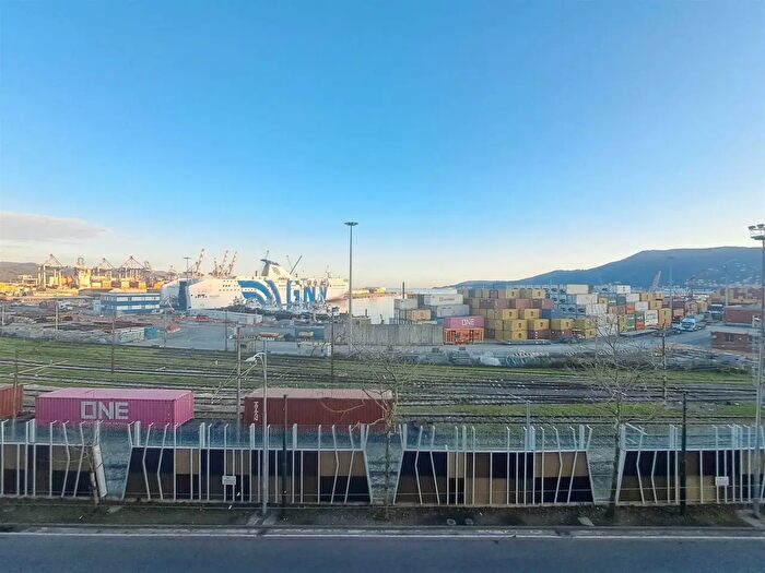 Appartamento con 5 locali in affitto in La Spezia