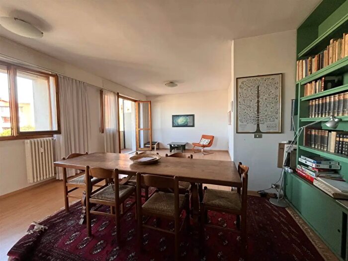 Appartamento con 6 locali in vendita in Firenze