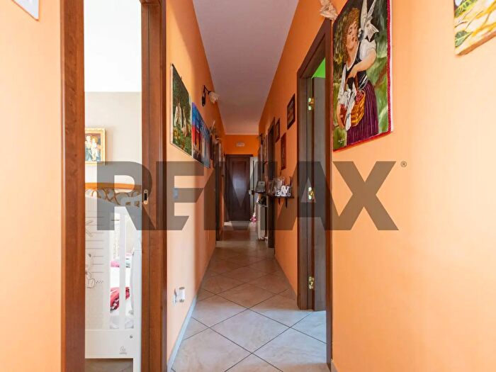 Appartamento con 6 locali in vendita in Via Silvio Pellico, Giarre