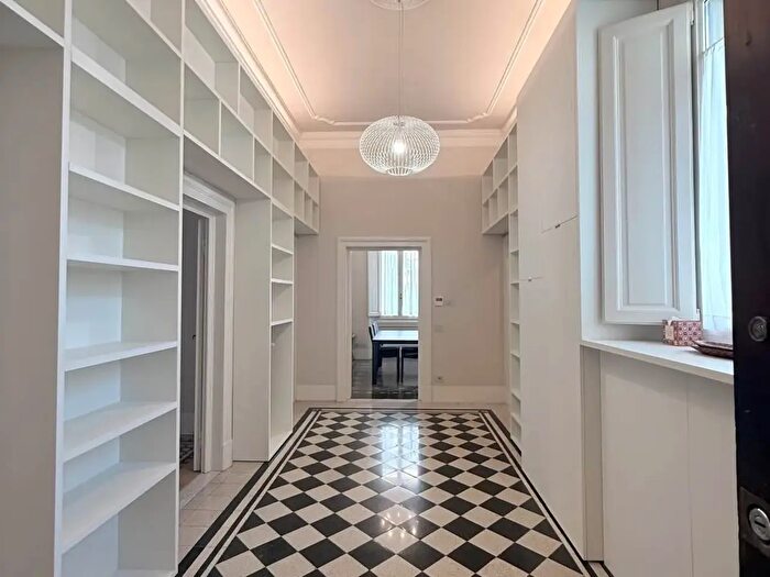 Appartamento con 5 locali in affitto in Firenze