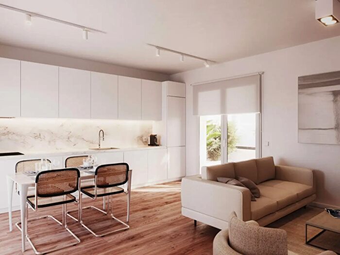 Appartamento trilocale in vendita in Via Cesare Cabras, Monserrato