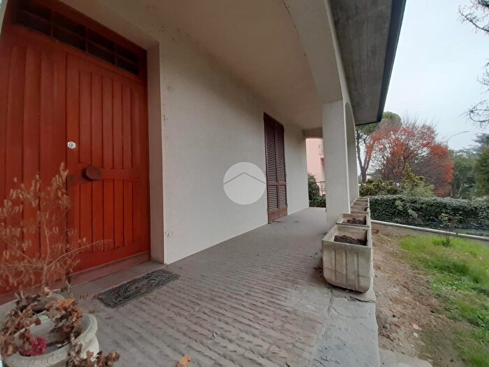 Casa con 6 locali in vendita in Via Cardinale Francesco Bertazzoli, Lugo