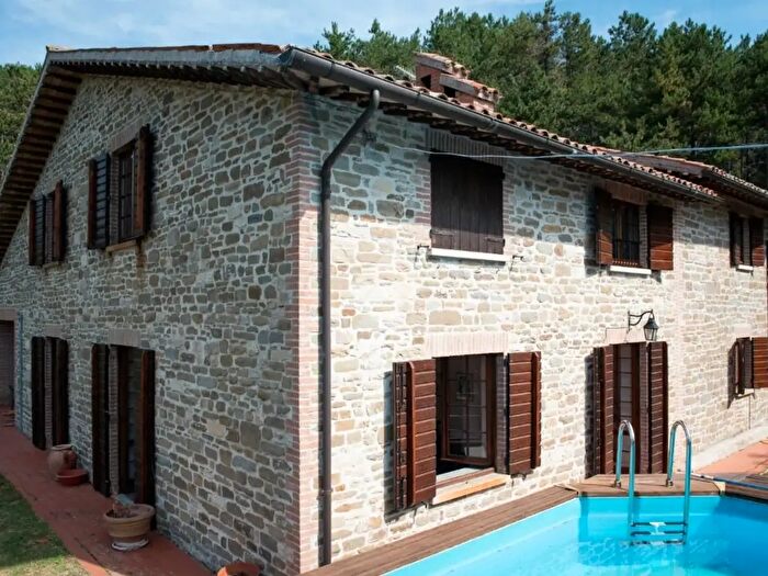 Casa con 10 locali in vendita in Via Bottaccione, Gubbio