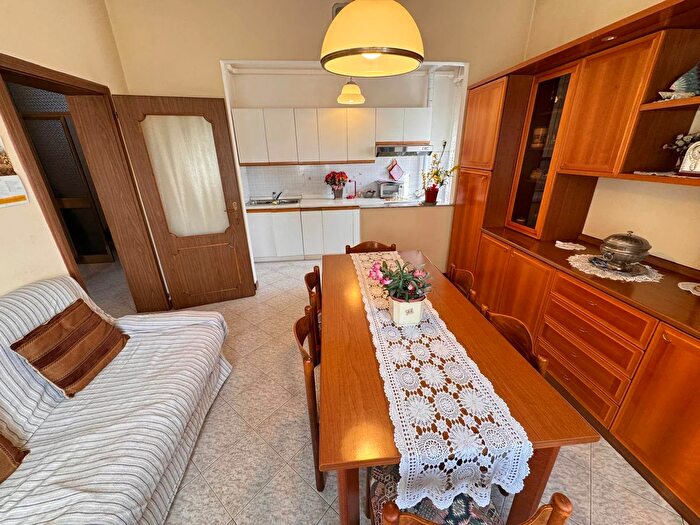 Casa con 9 locali in vendita in Este, Este