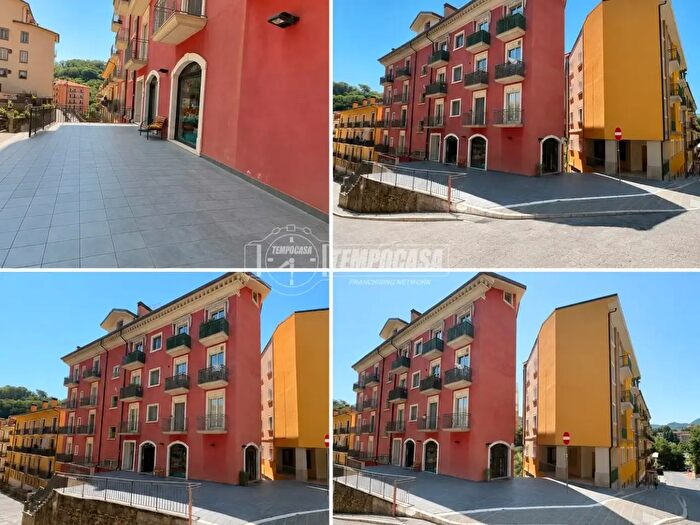 Appartamento con 8 locali in vendita in Fosso Santa Lucia, Avellino