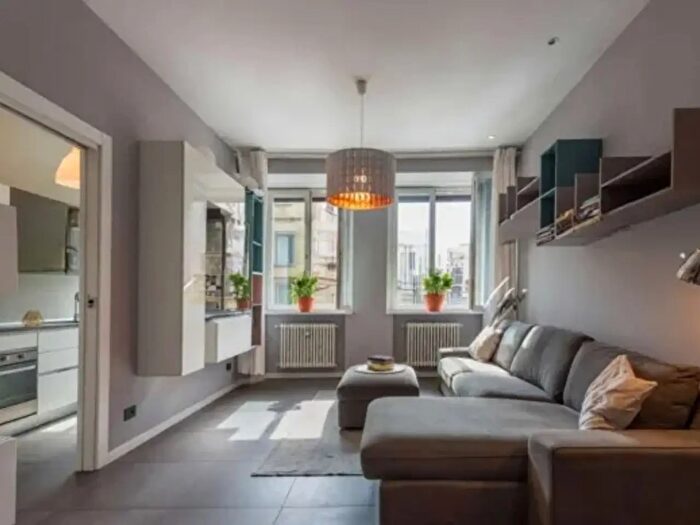 Appartamento trilocale in affitto in Corso Magenta, Milano