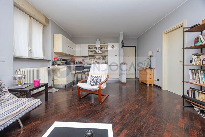 Appartamento bilocale in vendita in Via Trasimeno, Milano