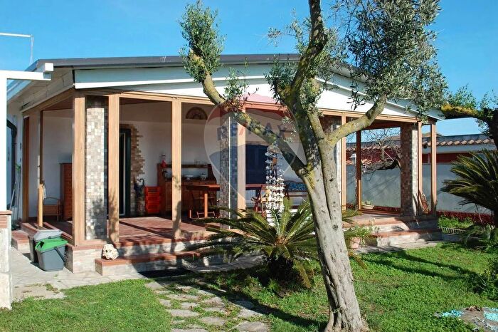 Casa trilocale in vendita in Via Rossini, Anzio