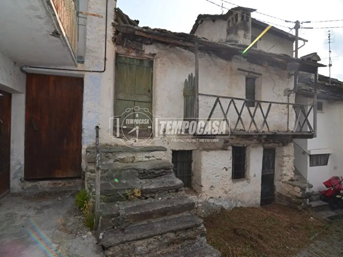 Casa quadrilocale in vendita in Via Forneri, Mezzenile