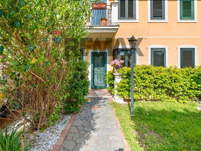 Casa quadrilocale in vendita in Via Battiati, Aci Bonaccorsi