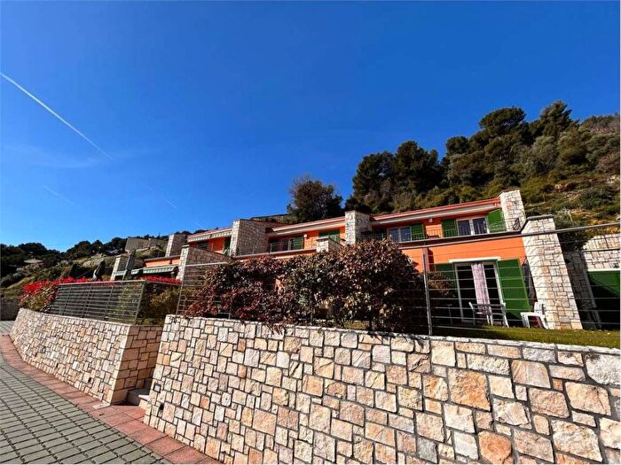 Appartamento bilocale in affitto in via Libero Alborno, Latte Ville, Ventimiglia