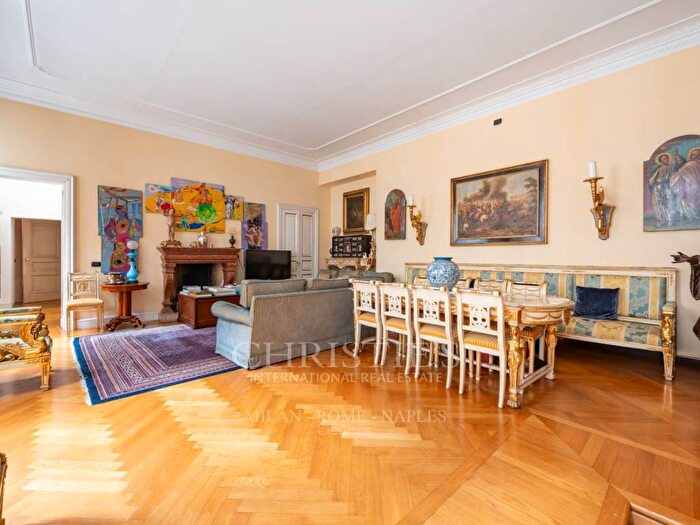 Appartamento quadrilocale in affitto in Via SantAntonio, Missori, Milano