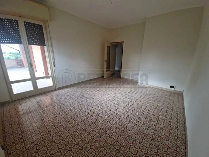 Appartamento trilocale in vendita in Via Negri, Robecco D'Oglio