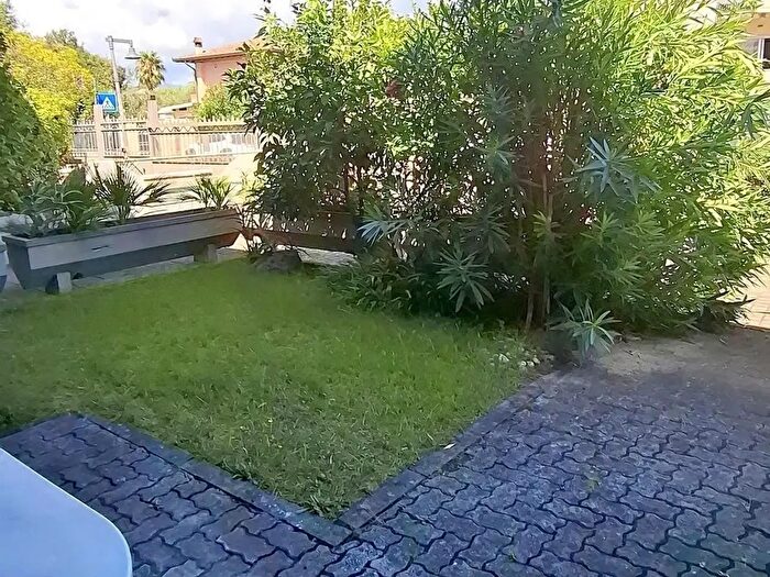 Appartamento trilocale in vendita in Massa