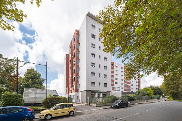 Appartamento con 5 locali in vendita in Via Pianezza, Torino