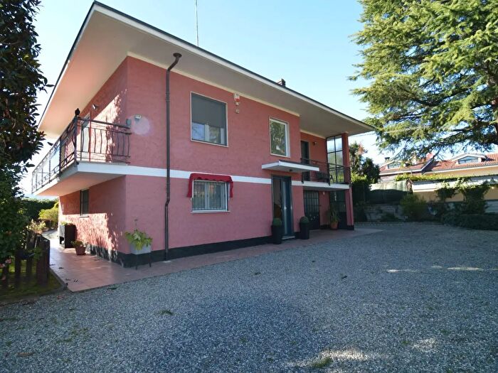 Casa con 7 locali in vendita in Via Devietti Goggia, San Maurizio Canavese