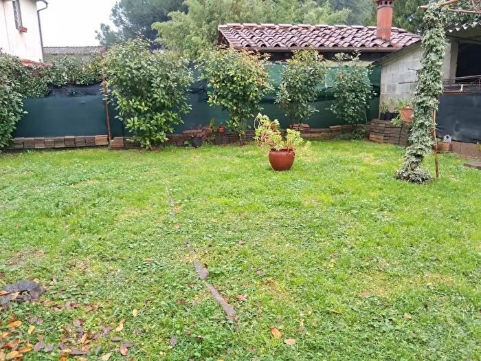 Casa con 7 locali in vendita in Capannori