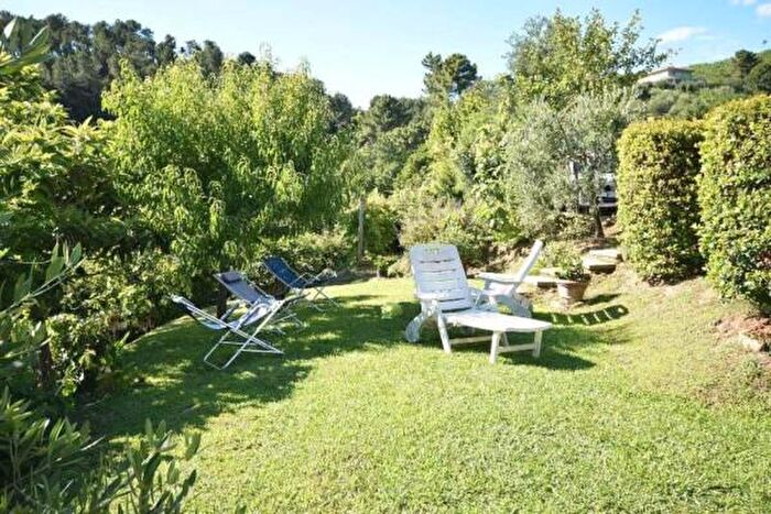 Casa con 6 locali in vendita in Via Paradisino SNC, Pietrasanta