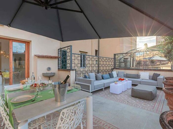 Appartamento quadrilocale in affitto in Corso dei Tintori, Santa Croce, Firenze