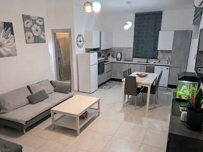Casa con 6 locali in vendita in Piazza Guglielmo Marconi, Barcellona Pozzo Di Gotto