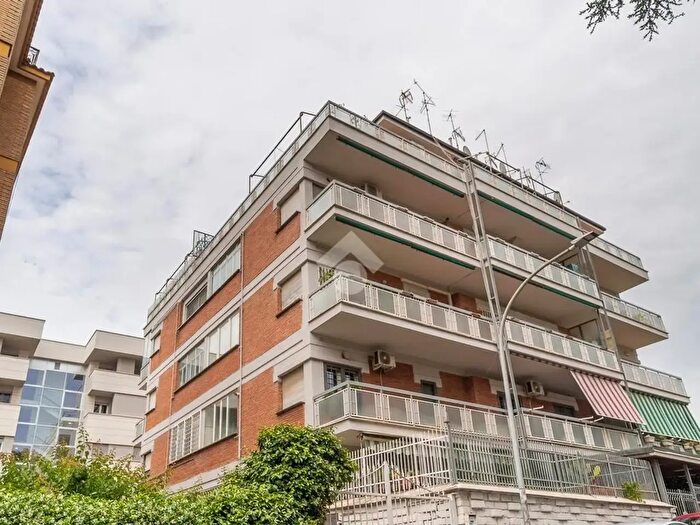 Appartamento trilocale in vendita in Via Diomede Marvasi, Roma