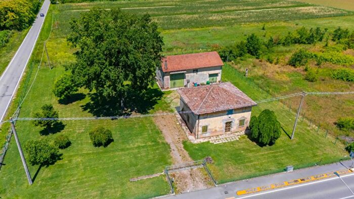 Casa con 5 locali in vendita in Via Savena Vecchia, Baricella