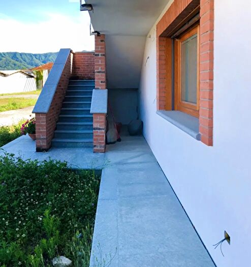 Casa con 5 locali in vendita in Via Valle Po, Revello