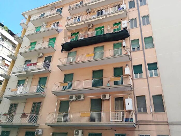 Appartamento con 6 locali in affitto in Via Filocomo, Catania