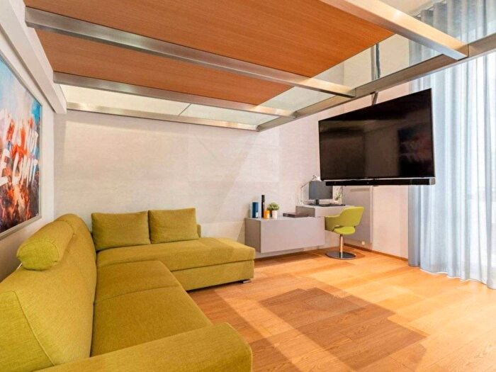 Appartamento trilocale in affitto in Via Nino Bixio, Piave Tricolore, Milano