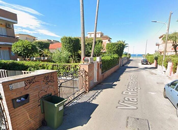 Appartamento quadrilocale in affitto in Viale Regina Amata, Lavinio Mare, Anzio
