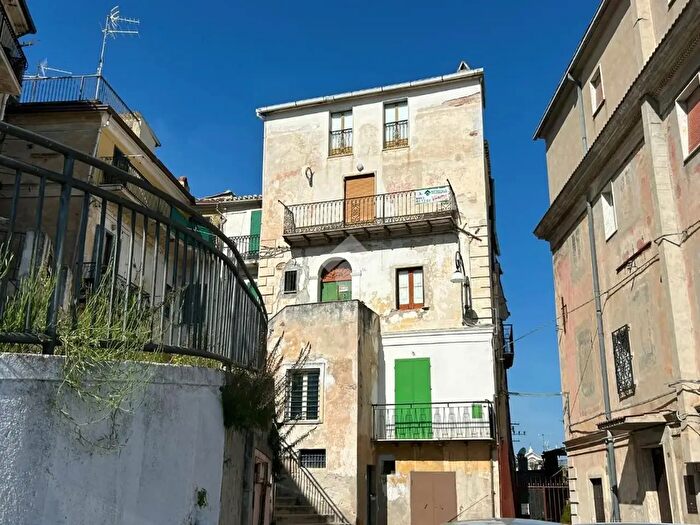 Appartamento con 5 locali in vendita in Piazza Vittorio Veneto, CoriglianoRossano