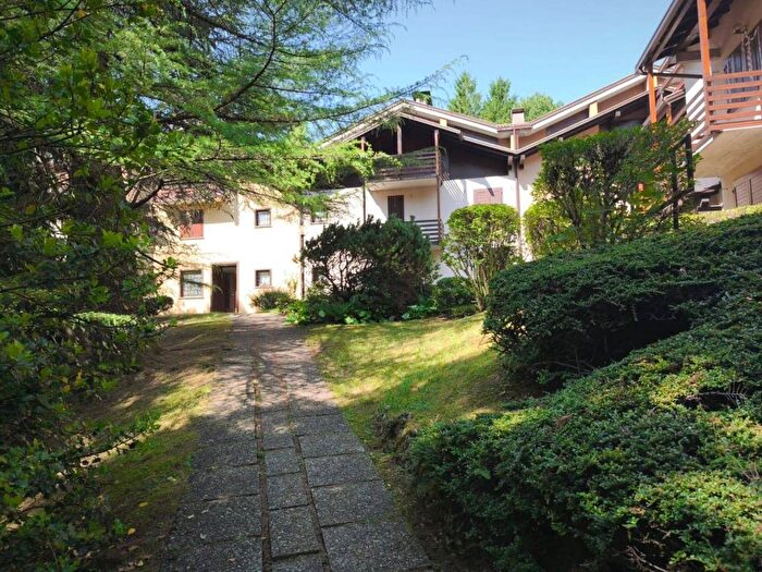 Appartamento bilocale in affitto in Via Papa Giovanni XXIII, Centro, Castione della Presolana