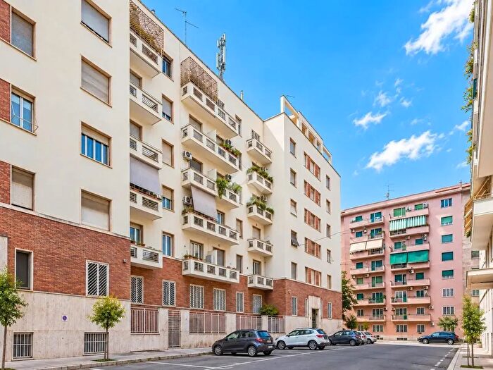 Appartamento con 5 locali in vendita in Ad Lungotevere, Roma