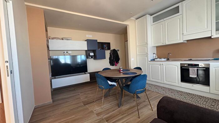 Appartamento trilocale in vendita in Via Pasquale Camicia, Monopoli