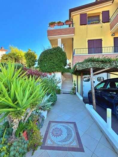 Appartamento quadrilocale in vendita in Via Roma, Morciano Di Romagna