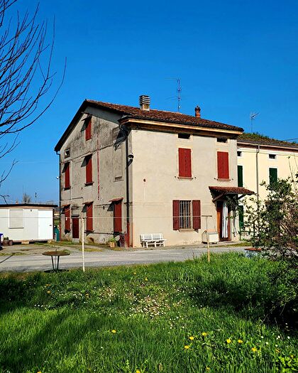 Casa con 9 locali in vendita in Sp, San Secondo Parmense