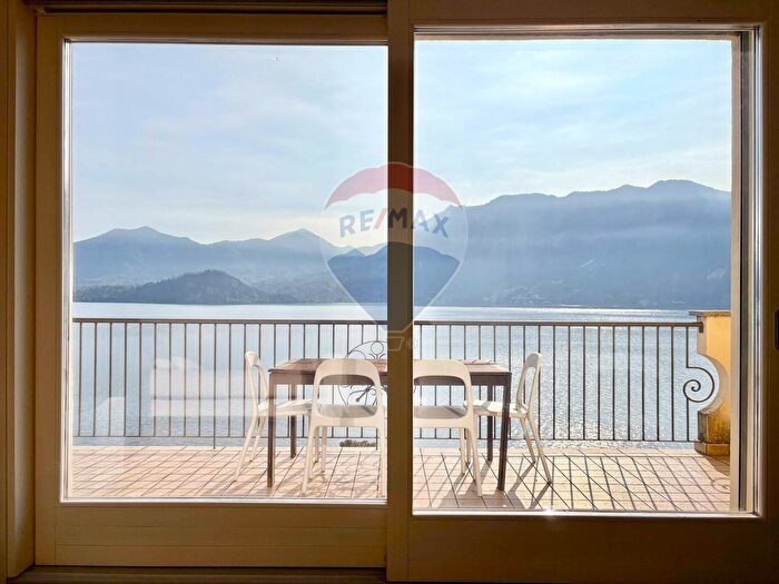 Appartamento trilocale in vendita in Via Marconi, Ghiffa