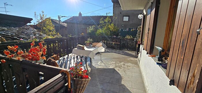 Appartamento trilocale in vendita in Frazione Excenex, Aosta