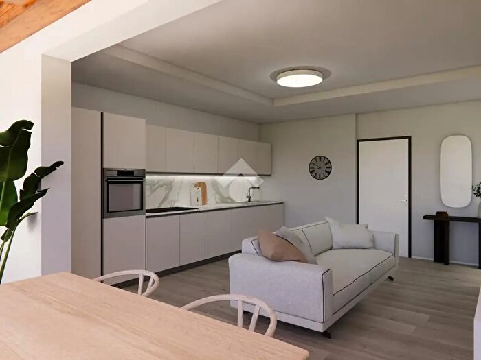 Appartamento trilocale in vendita in Via Michelangelo Buonarroti, Tavagnacco