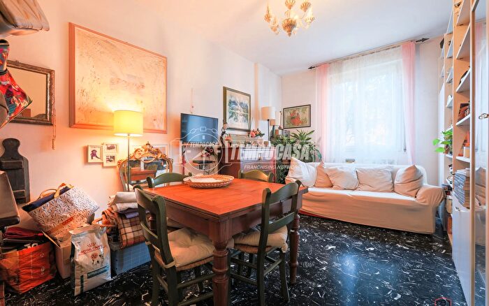 Appartamento trilocale in vendita in Via Bellaria, Bologna