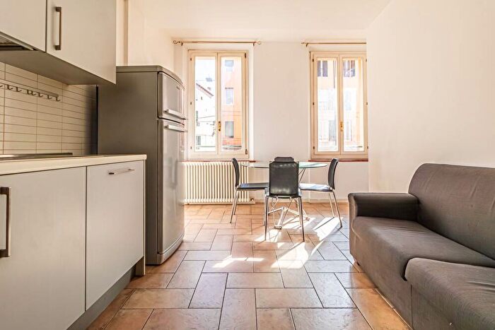 Appartamento bilocale in affitto in Via Castiglione, Santo Stefano, Bologna