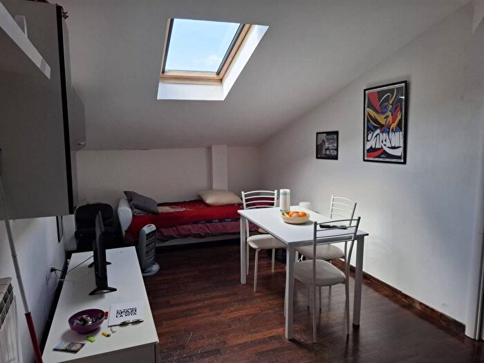 Appartamento bilocale in affitto in Piazza Oreste Tommasini, Bologna, Roma